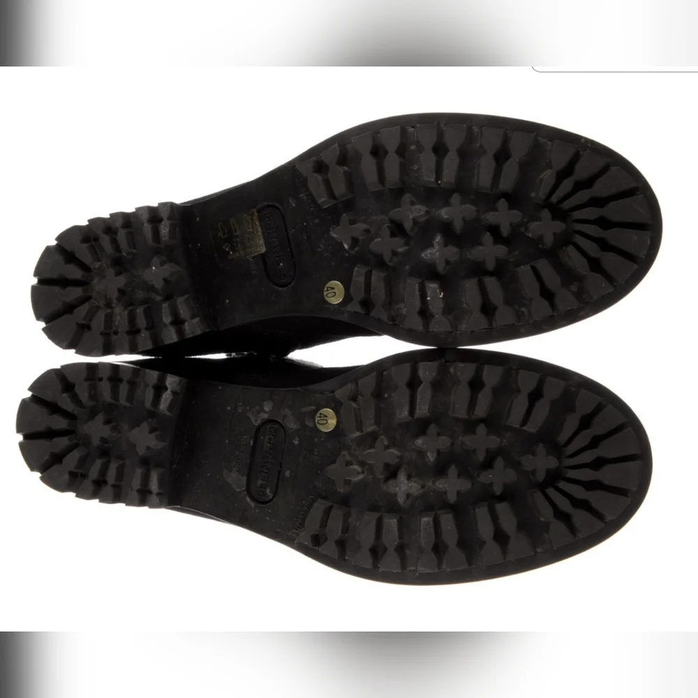 Chanel CC logo   Padlock  Winter Boots - Picture 5 of 9